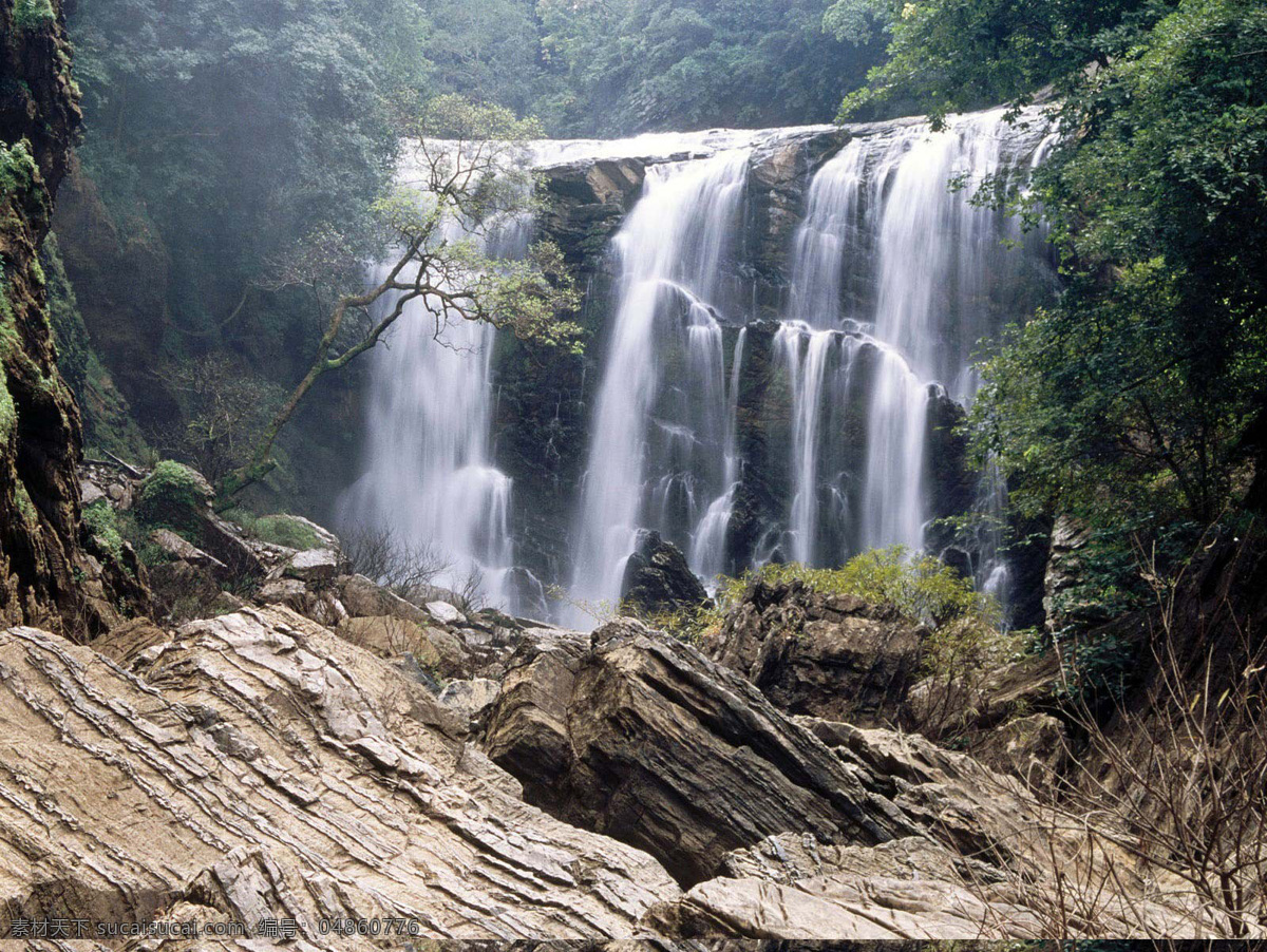 高清晰 大自然 瀑布 绿叶 山泉 山水 石壁 石头 树木 风景 清澈透明 山草 生活 旅游餐饮