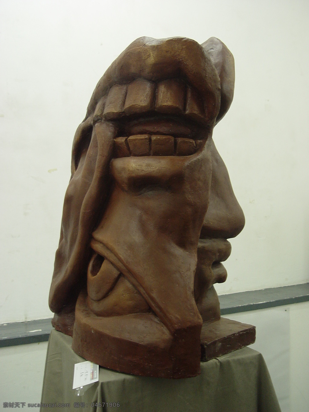 雕塑 建筑园林 脸部 艺术 展览 展厅 错位 装饰素材 展示设计