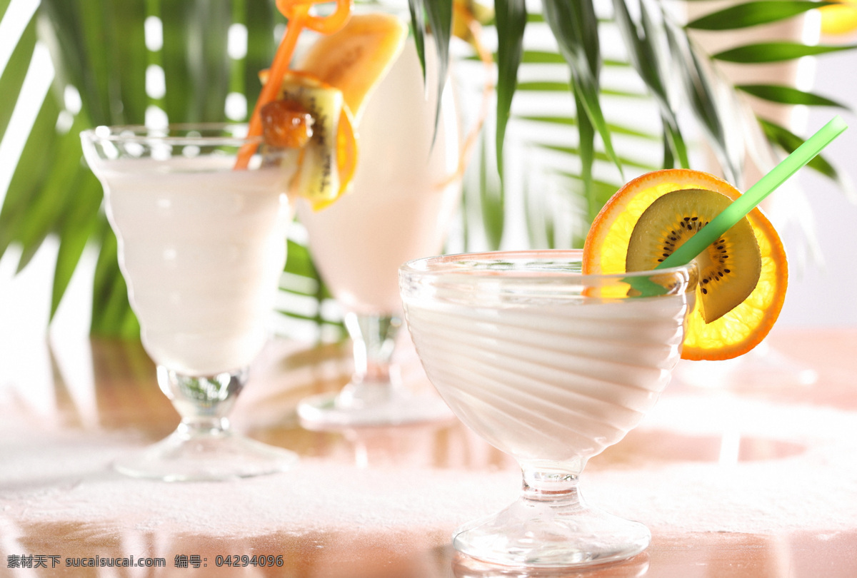 三杯 柠檬 饮料 水果果汁 水果 杯子 玻璃杯子 果蔬 休闲饮品 健康食品 酒水饮料 饮料图片 餐饮美食