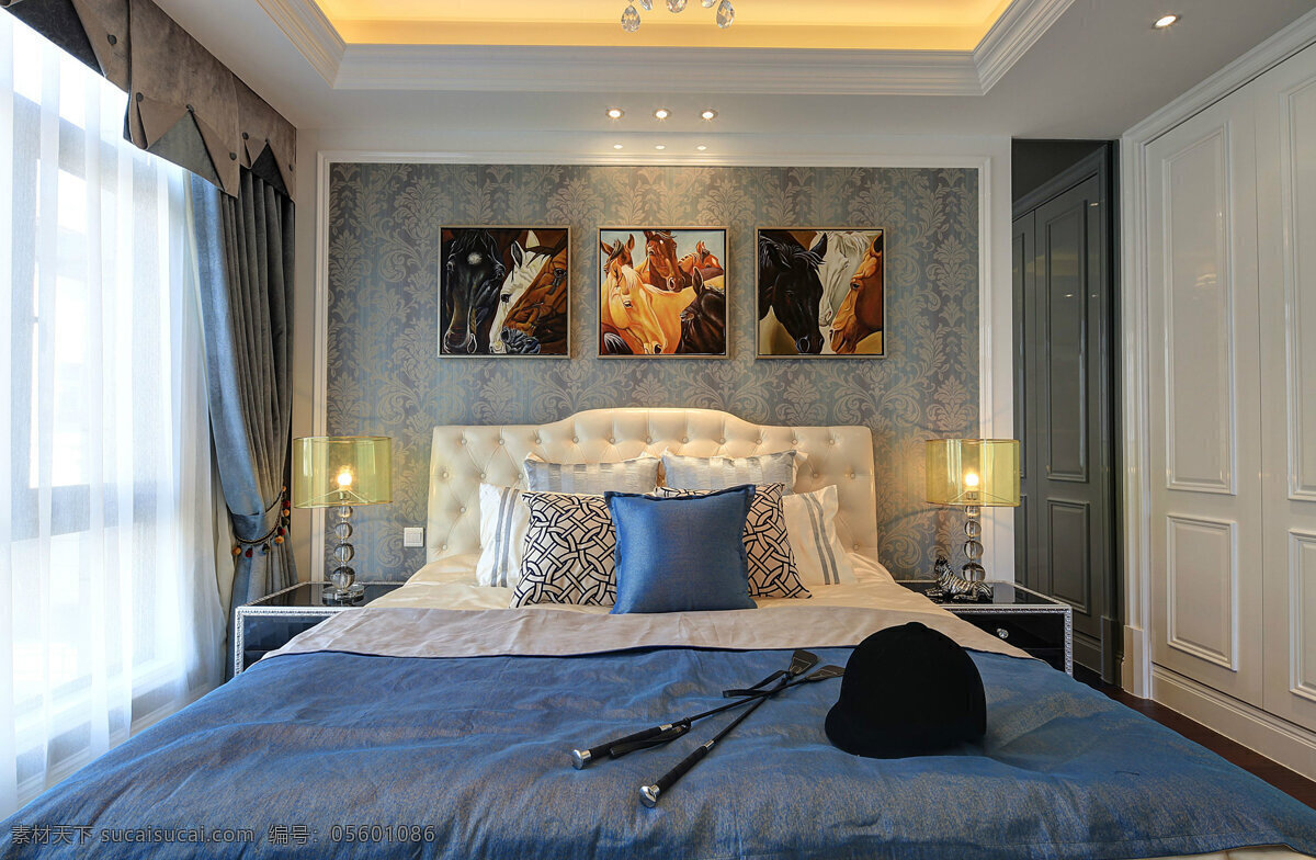 欧式 卧室 蓝色 窗帘 装修 效果图 方形吊顶 黄色灯光 圆形射灯 壁画 床铺 白色衣柜