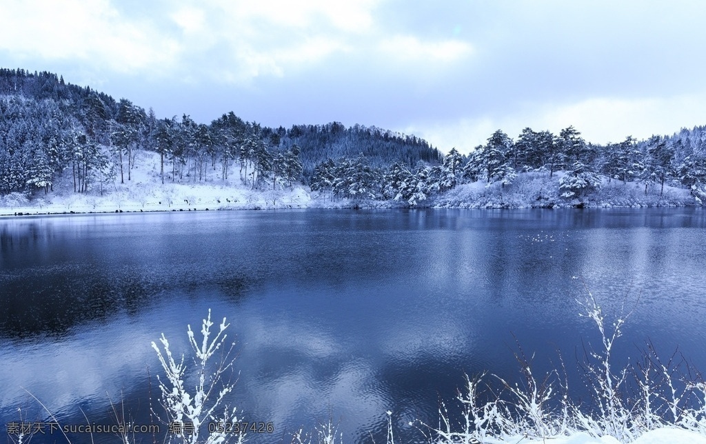湖面 冬季素材 冬季湖面 积雪 冰 摄影图 自然景观 自然风景