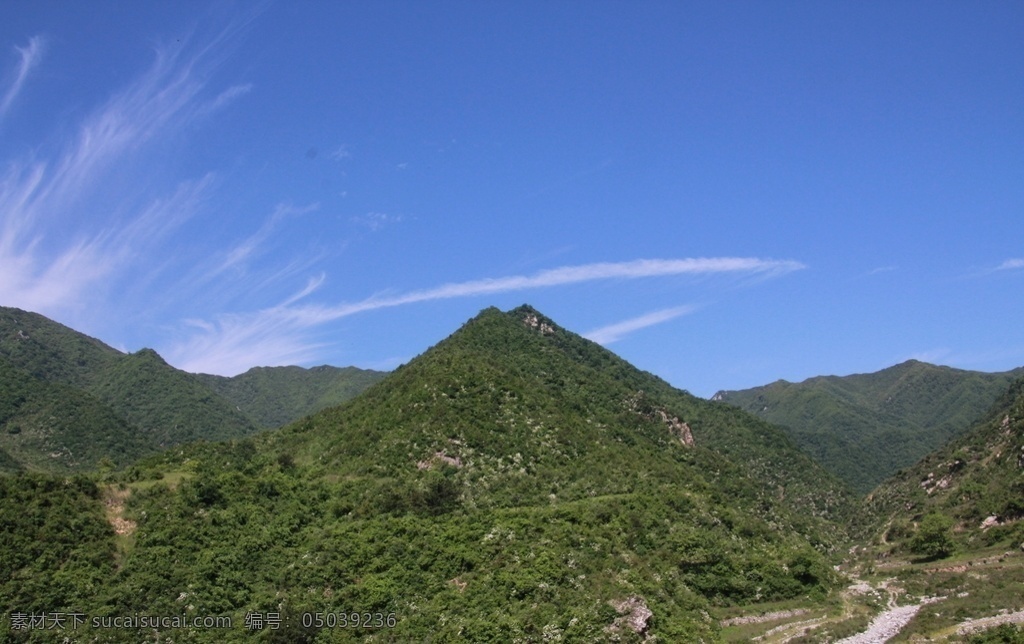 蓝天大山 大山 蓝天 天空 绿色大山 风景 自然景观 山水风景