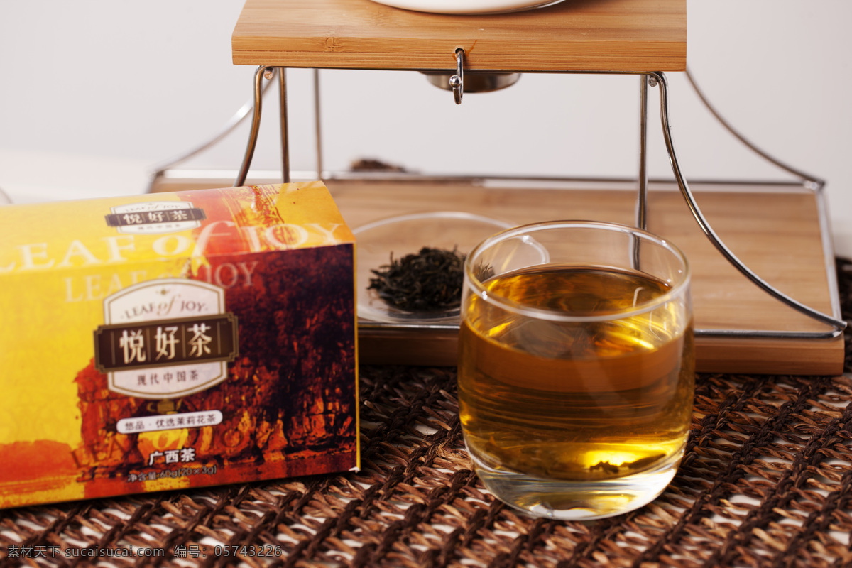 杯子 茶 茶叶 场景 花 花草茶 茉莉花 茉莉花茶 桌子 情景 特写 温馨 文化艺术图库 文化艺术 矢量图 日常生活