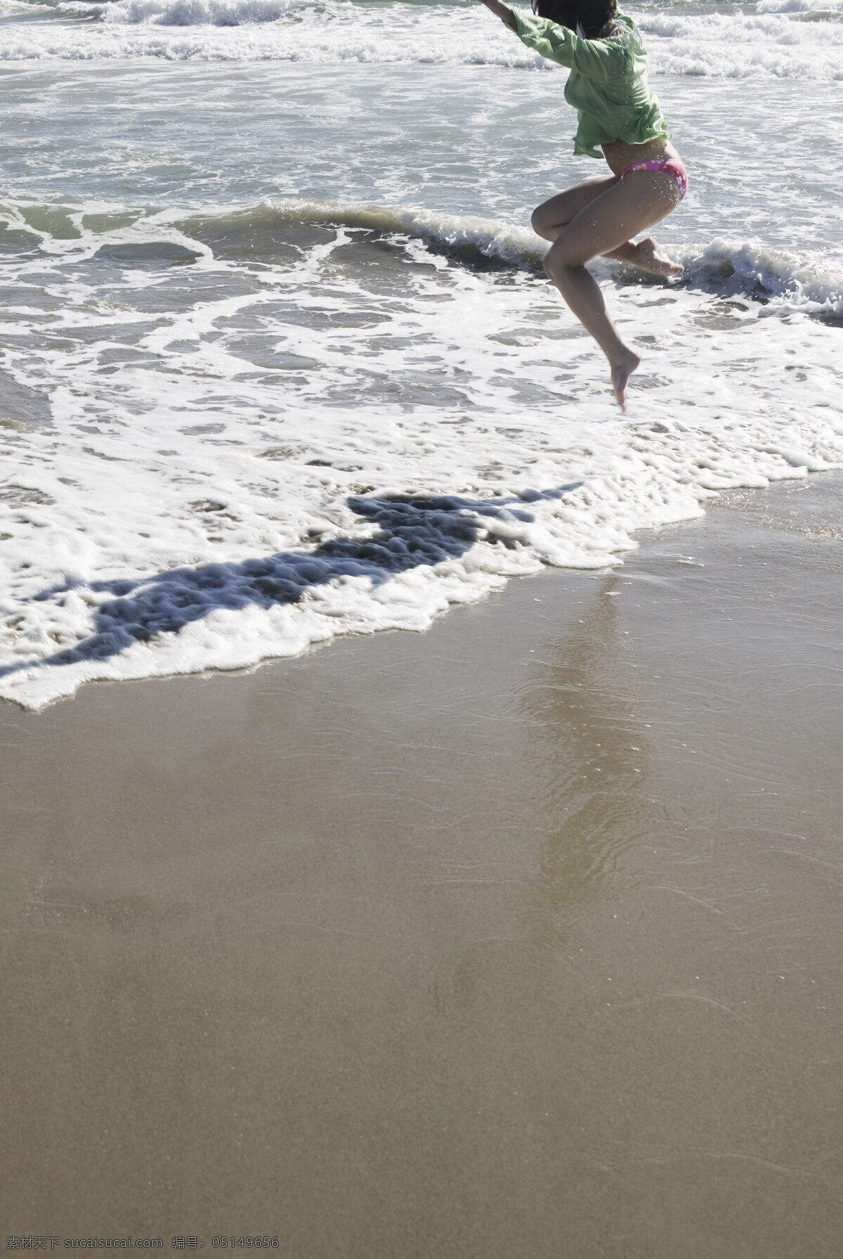 跳跃 女孩 户外人物 户外 国外人物 外国女人 轻松 自由 大自然 海滩 生活人物 人物图片