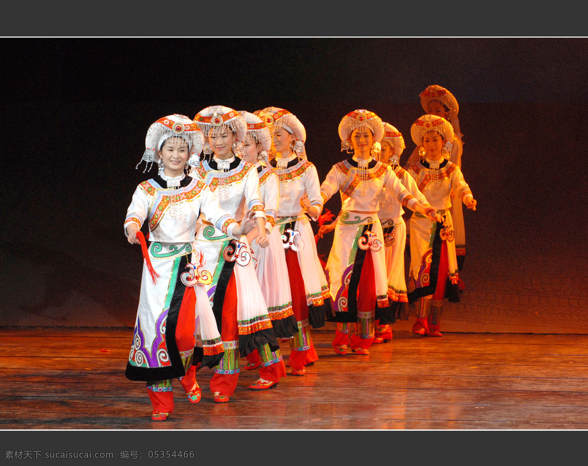 多彩贵州风 贵州 少数民族 苗族 侗族 布依族 舞蹈音乐 文化艺术