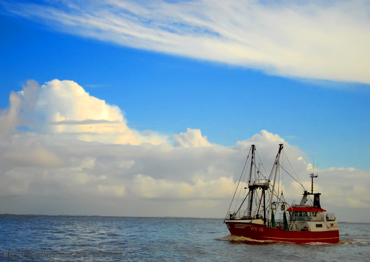 海洋渔船 风光摄影图片 自然风光 风光摄影 海洋景色 海水 海洋 渔船 船舶 海景 蓝天白云 美丽风光 美丽风景 风光图片 海岸风光 自然风景 自然景观