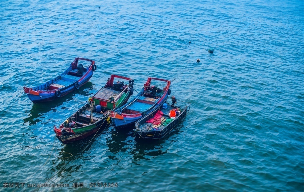 渔船与海 渔船 小岛 沙滩 海滩 海岛 蓝天 白云 海洋 国内旅游 旅游摄影 渔民 捕鱼 撒网 交通运输图片 现代科技 交通工具