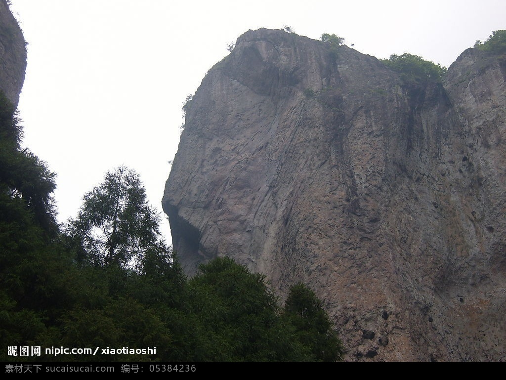 岩山 岩石 树木 自然风景 山岩 自然景观 摄影图库