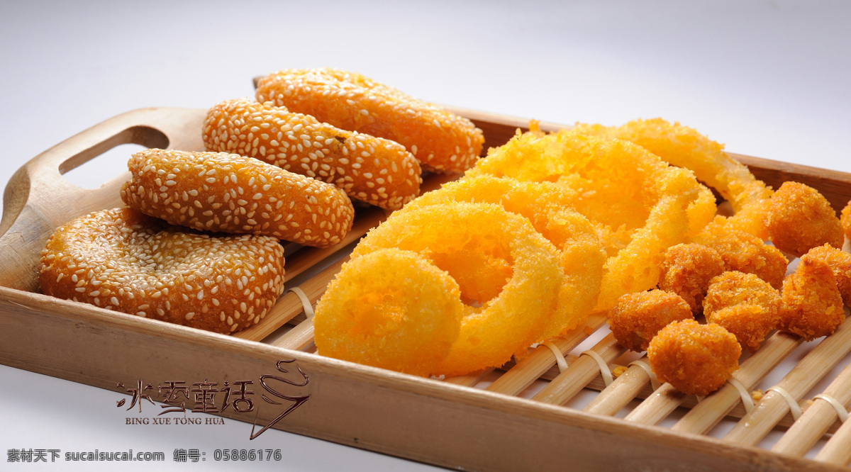 经典小吃组合 黄金油炸组合 香酥鱿鱼圈 香芋饼 鸡米花 餐饮美食 传统美食 橙色