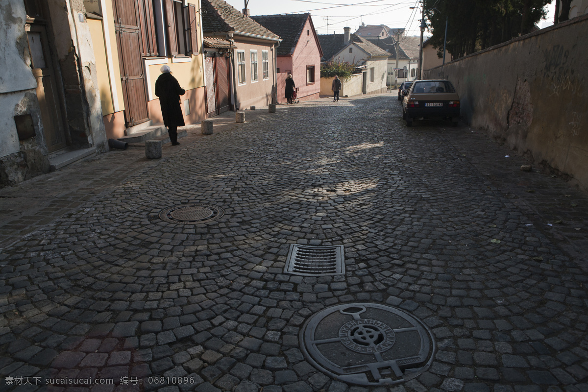 别致的井盖 南斯拉夫 塞尔维亚 贝尔格莱德 街道 石块铺路 井盖 国外旅游 旅游摄影