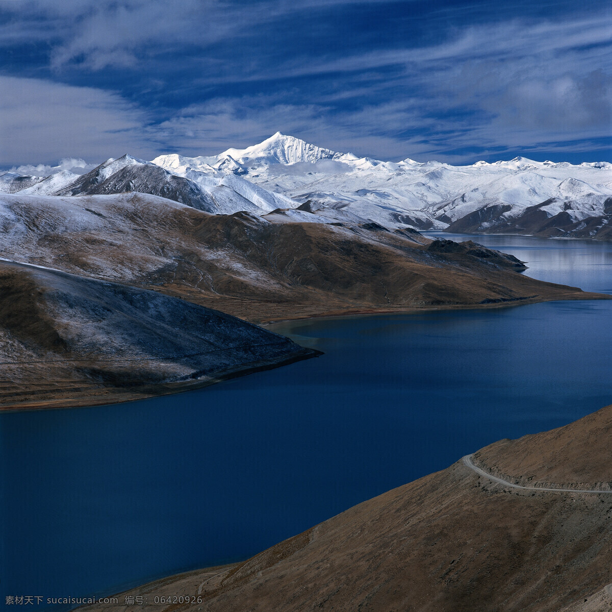 雪山 河流 景观 天空 蓝天 白云 高山 河水 湖面 天蓝色 景色 高清图片 山水风景 风景图片