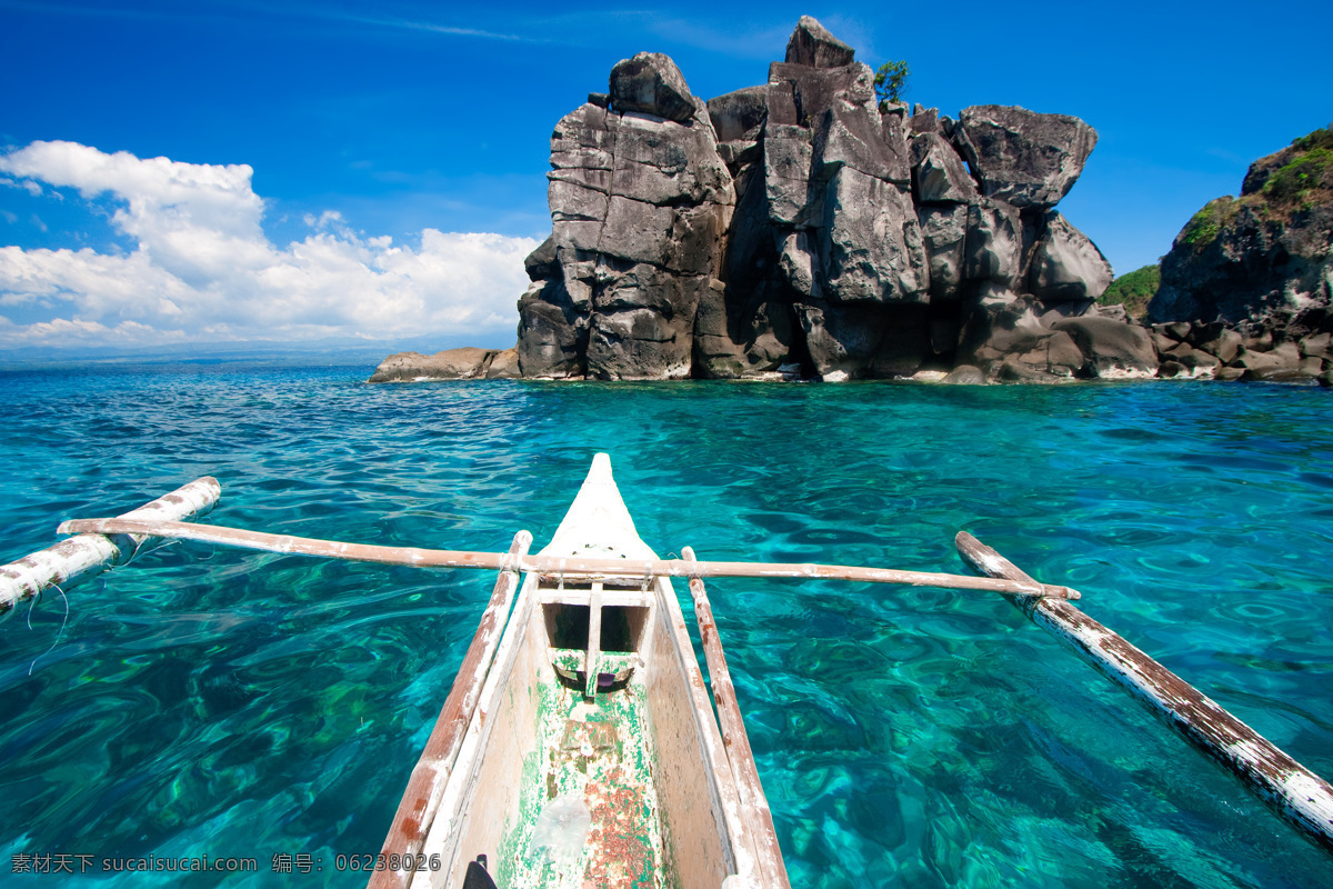 巴厘岛 旅游度假 风景 旅游 度假 海湾 海边 小船 划船 渔民 海水 蓝色 国外旅游 旅游摄影