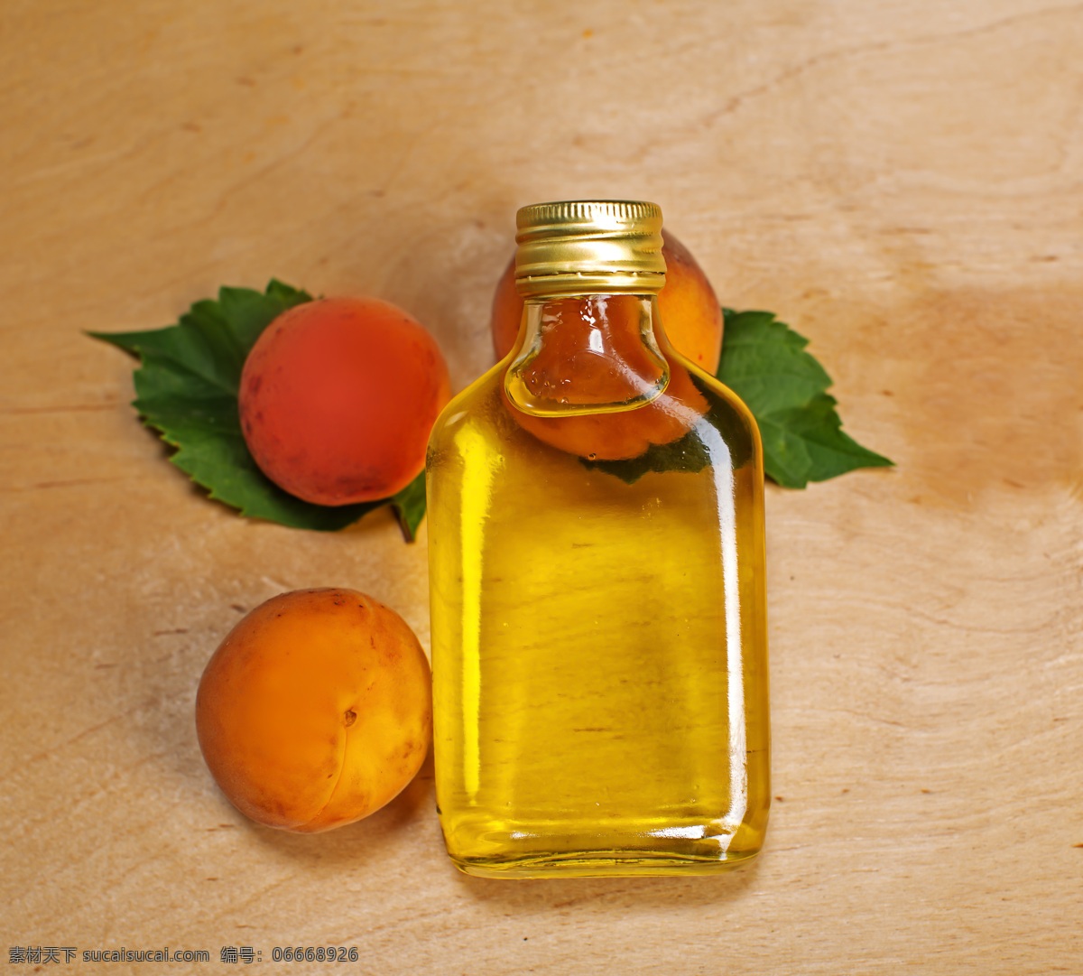 杏 精油 杏与精油 木板 水果 树叶 生活用品 生活百科