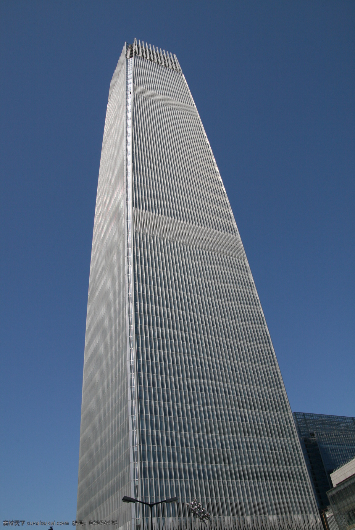 北京国贸三期 北京 北京cbd 首都 国贸三期 北京第一高楼 写字楼 商务区 玻璃幕墙 高楼大厦 蓝天 建筑摄影 建筑园林