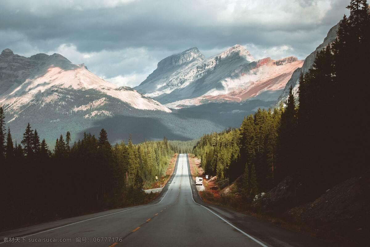 山脉 雪山 山林 山路 天空 山色 云朵 景色 美景 风景 自然景观 自然风景