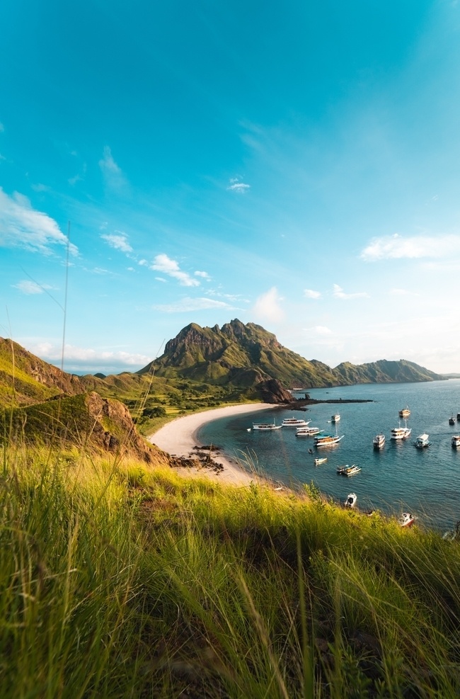 蓝天 青山绿水 图 自然风景图 海湾图 青山绿水图 大气图片 船港图 旅游摄影 国外旅游