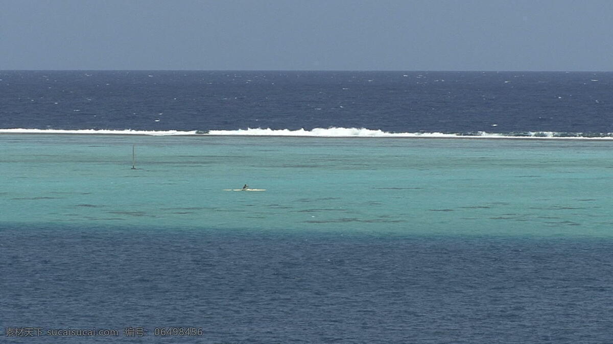 内 礁 桨 亚 提 亚人 股票 录像 赖阿特亚岛 法属波利尼西亚 热带海洋 海 岛 水 人 划桨 划 划皮艇 船 avi 灰色