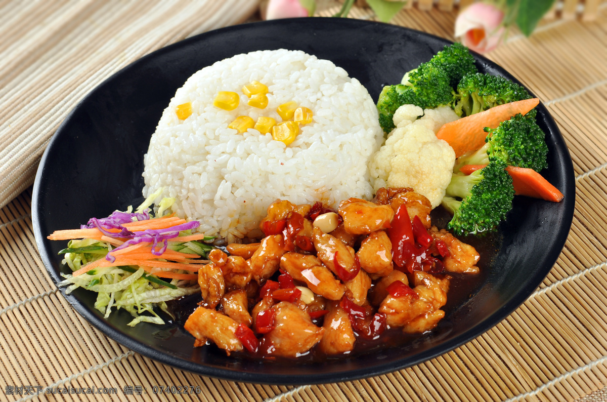 辣子鸡丁盖饭 辣子 鸡丁 盖浇饭 传统美食 快餐 美味 西蓝花 餐饮美食