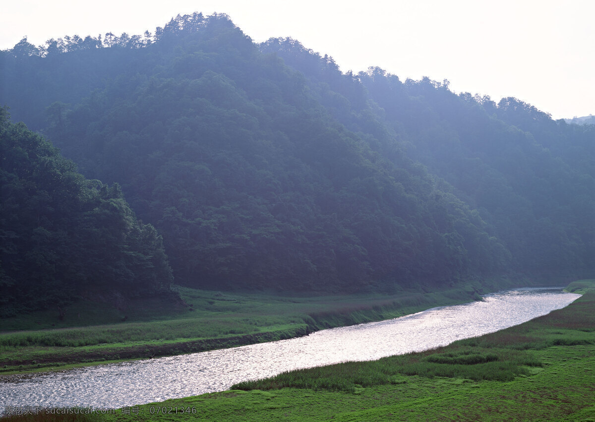 山林河流 晨雾 村庄 风景 风景背景 风景画 河流 湖泊 湖景 湖面 湖畔 山水风景 山峰 山水背景 山水风光 山坡 绿色背景 绿叶 绿草地 绿树 树木 树木大树 山林 森林 森林风景 森林公园 森林背景 景色 山景 秋天风景 自然风景 自然风光 自然景色 雾气 雾中的山 梯田 湖水风景 蓝天白云 花纹背景 花瓣 花草 花卉 花藤 蓝天草地 蓝天大海 野外 野外风景 夕阳风景 溪水 家居装饰素材 山水风景画
