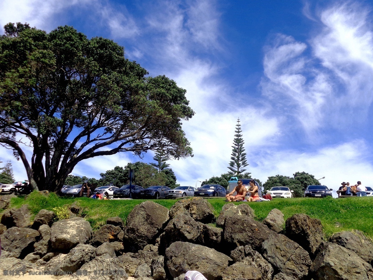 蓝天 白云 海滨 老师 绿地 草地 停车场 车辆 游人 休闲 新西兰 风光 旅游摄影 国外旅游