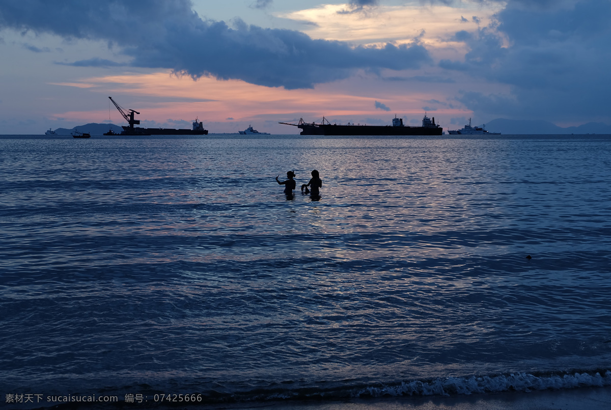 三亚风景 三亚湾 三亚湾风景 夜景 海景 彩云 夕阳 美景 旅游 旅游摄影 海边 海浪 掠影 海边游玩 海水 货船 海边风景 海边美景 背景 旅行摄影 国内旅游