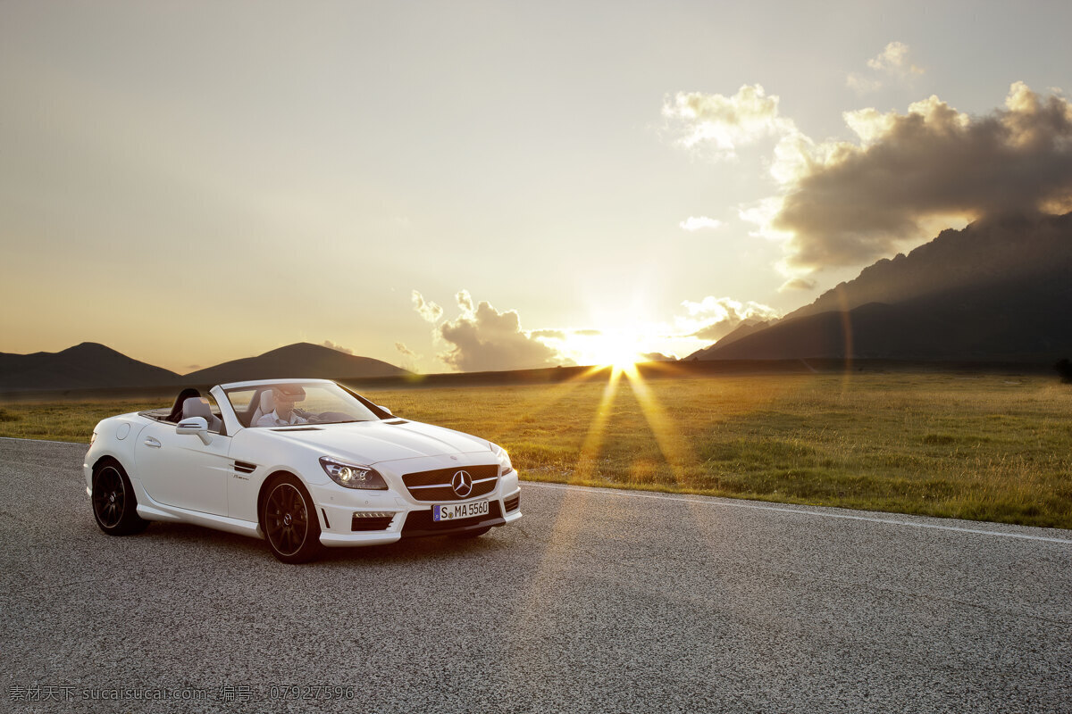 奔驰 奔驰跑车 奔驰汽车 高清图 交通工具 汽车 现代科技 slk 奔驰slk amg benz 奔驰高端跑车 带翅膀的汽车 敞篷跑车 psd源文件
