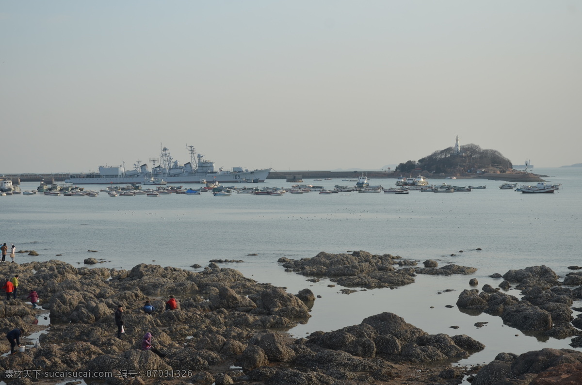 灯塔 港湾 国内旅游 海水 礁石 军舰 快艇 旅游摄影 小青岛 小青岛港湾 青岛美景 大坝 退役 游艇 游人 风景 生活 旅游餐饮