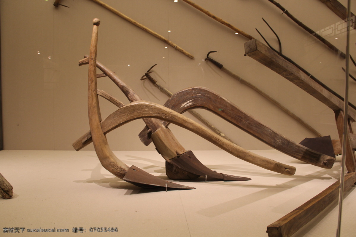 犁 拉犁 展品 地面 老物品 文化艺术 传统文化