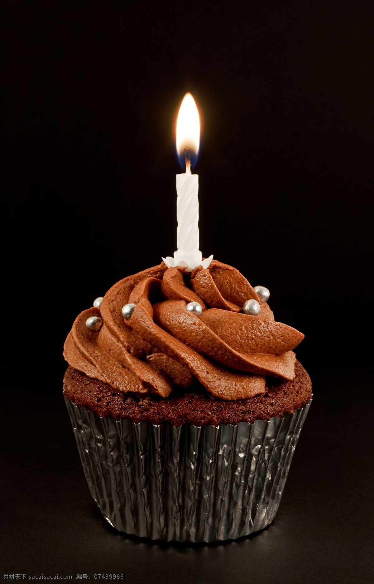 咖啡蛋糕 咖啡 蛋糕 糕点 奶油蛋糕 生日蛋糕 花朵 彩色蛋糕 盘子 蜡烛 其他类别 餐饮美食 黑色