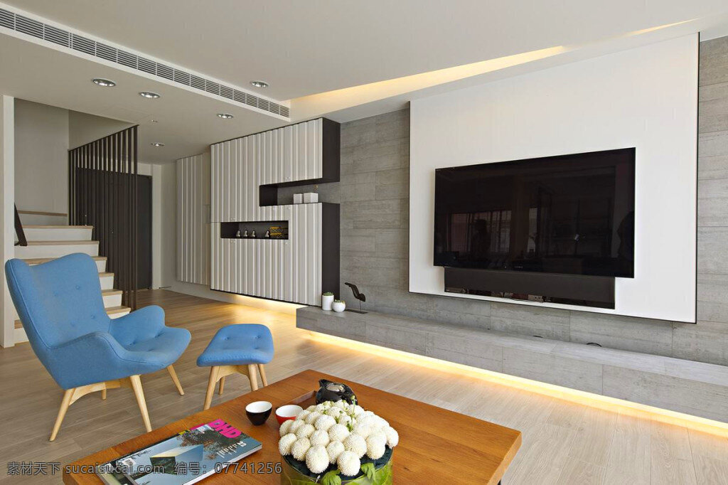 简约 客厅 白色 电视 背景 墙 装修 效果图 长方形茶几 电视机 方形吊顶 灰色地毯 浅色地板砖 椅子