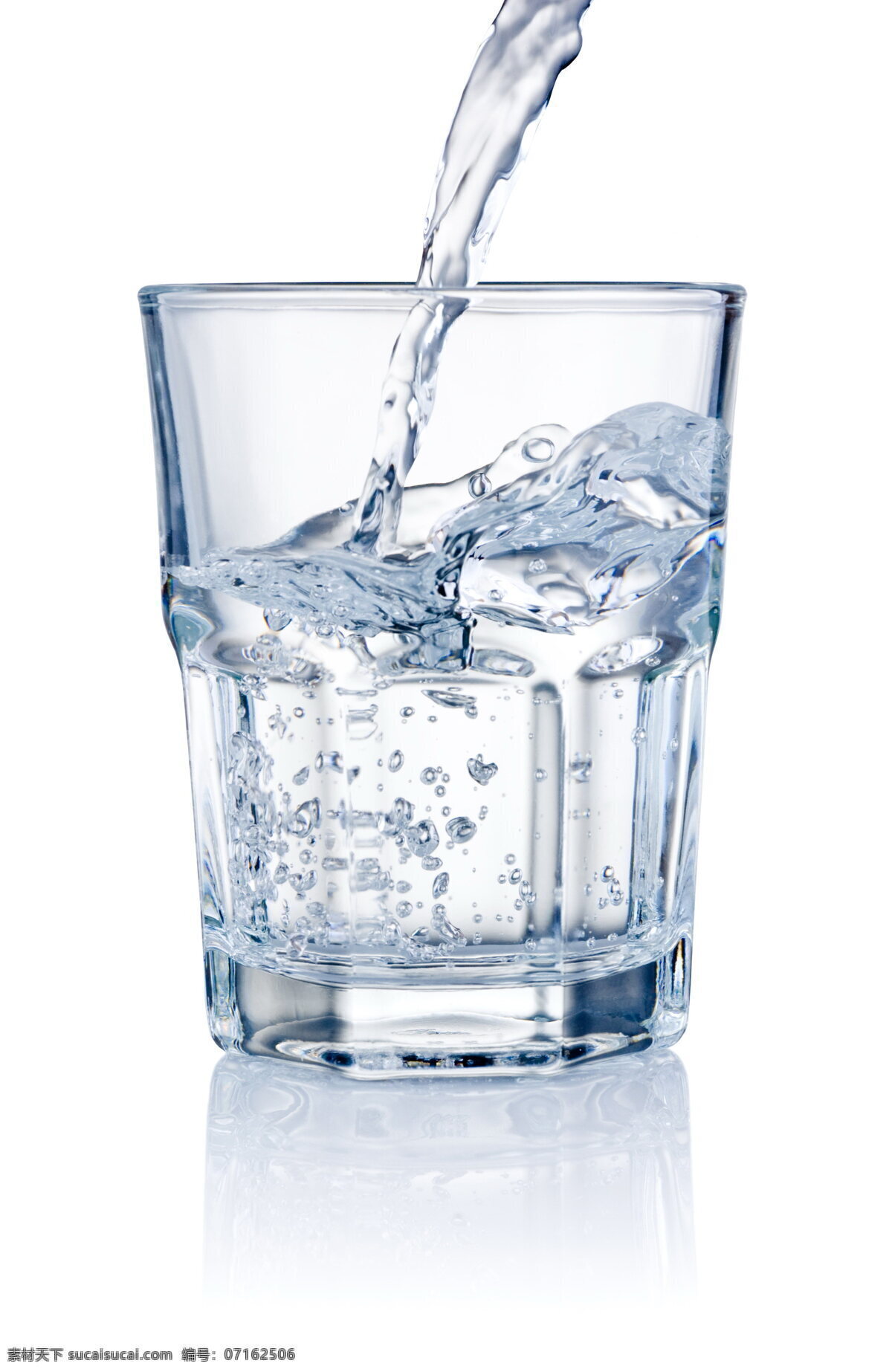创意 纯净水 倒水 开水 水杯 玻璃杯 杯子 杯具