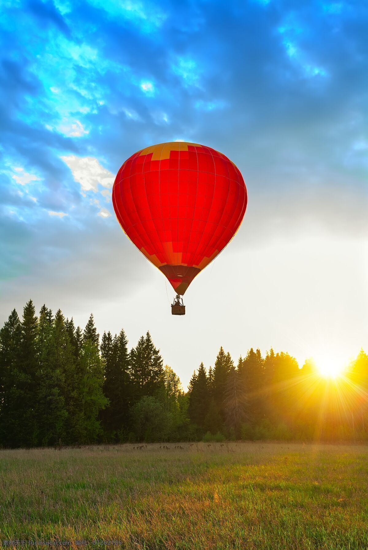 日落 阳光 热气球 田园 树木 空中热气球 天空 旅行 轻气球 自然风景 其他类别 生活百科 白色