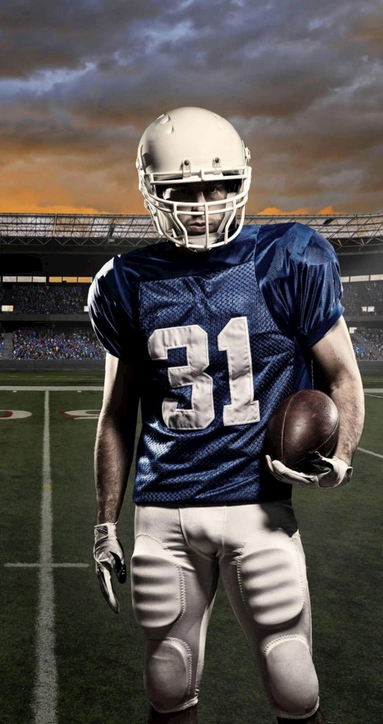 玩橄榄球的人 强壮的身体 男运动员 头盔 拼搏的运动 碰撞的运动 运动场 赛场 人物图库 职业人物