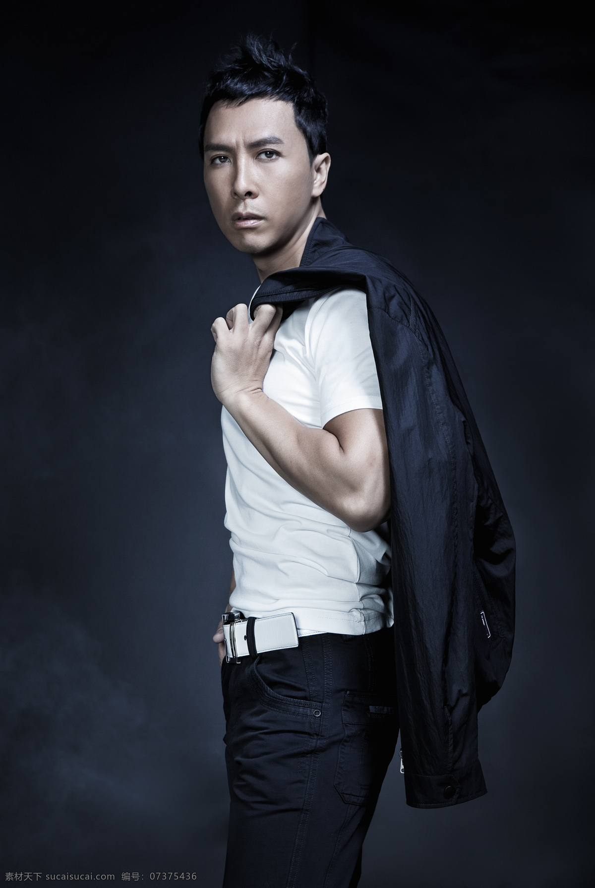 甄子丹 渡森时尚男装 春季风衣 男士 明星代言 明星偶像 人物图库