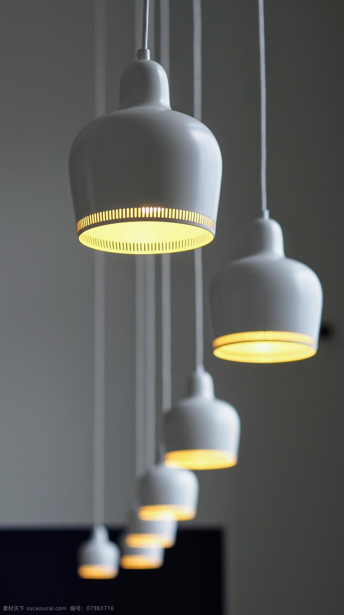 灯具 灯饰 创意 现代 创意感 设计感 现代感 冷灰色 柠檬色 柠檬 撞色 简约 风格 室内 装修 生活百科 生活素材