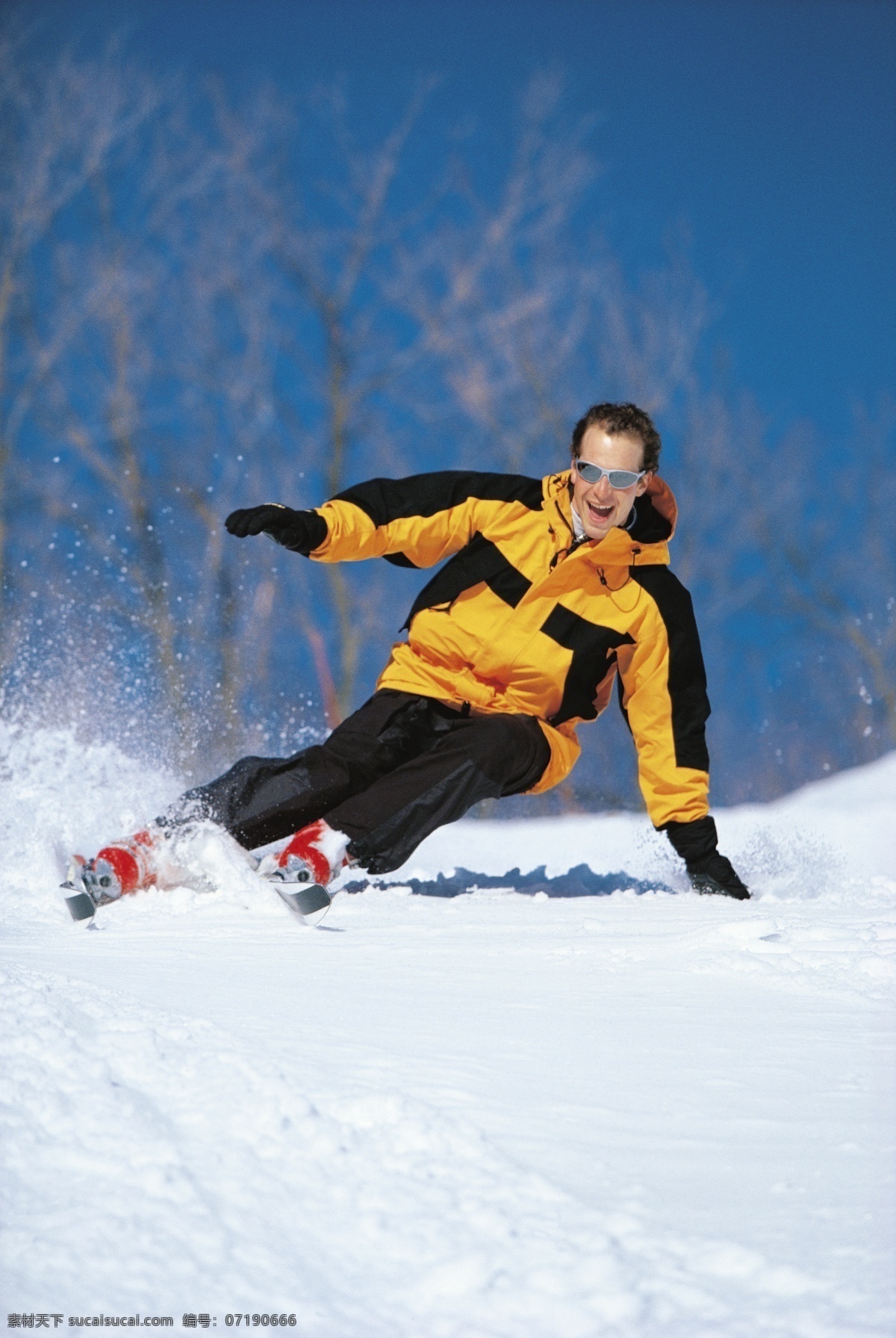 男性 滑雪 运动员 冬天 雪地运动 划雪运动 极限运动 体育项目 男性运动员 下滑 速度 运动图片 生活百科 雪山 美丽 雪景 风景 摄影图片 高清图片 滑雪图片