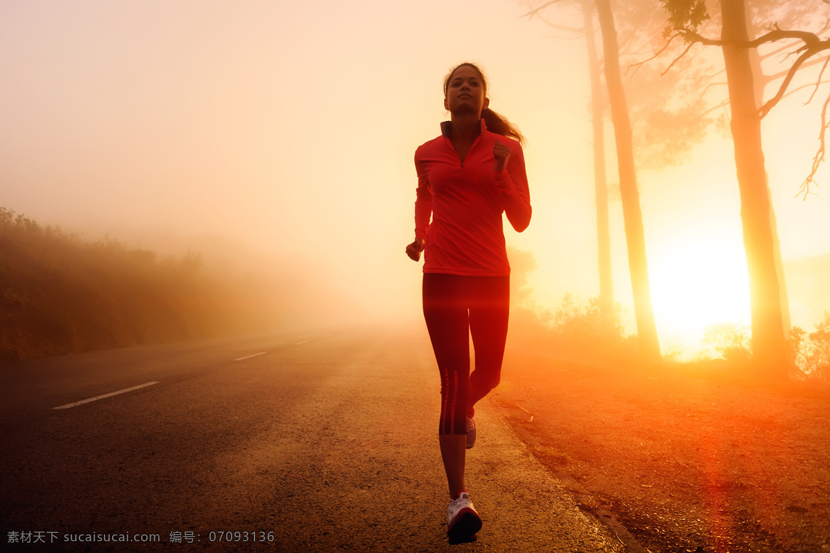 跑步 人物 美女 女人 阳光 道路 公路 运动 人物摄影 体育 运动员 人物素材 生活人物 人物图片