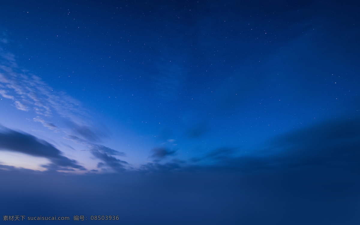 月亮 极光 美丽极光 南极极光 北极极光 南极 北极 夜晚 夜空 徇烂 光辉 北极光 唯美 炫酷 星空 星星 星系 银河 背景 银河系 梦幻 浪漫 星云 星际 太空 宇宙 外太空 浪漫宇宙 梦幻宇宙 夜景 夜景天空 自然景观