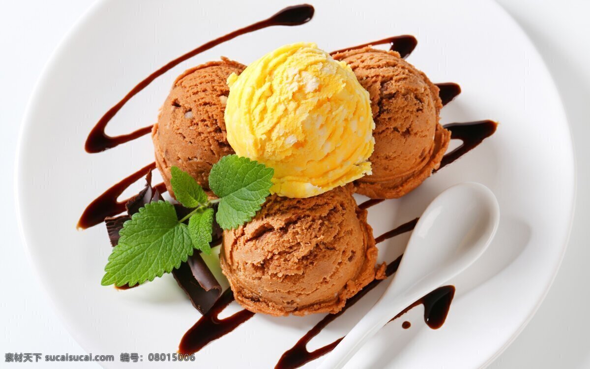 盘子 里 冰淇淋 冰激凌 甜品美食 食物摄影 美味 点心图片 餐饮美食