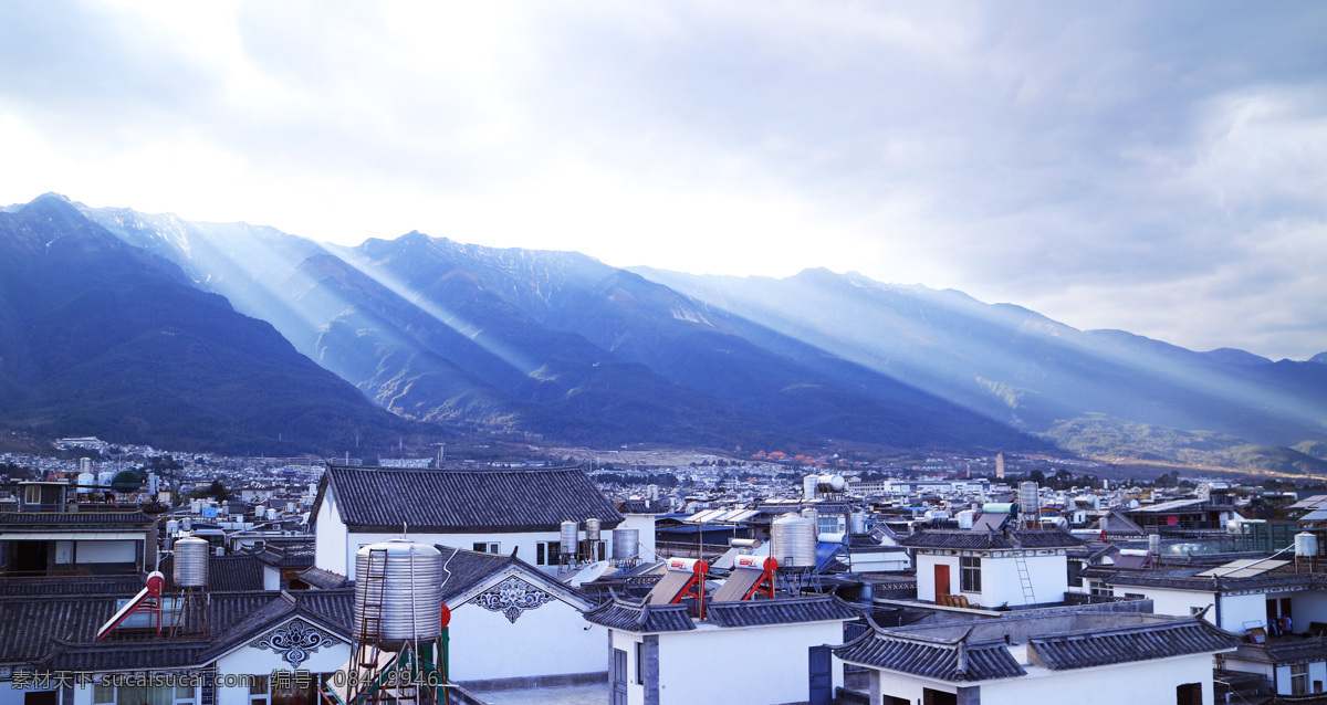 云南 大理 大理古城 观景台 古代建筑 民房 阳光 山脉 风景摄影 旅游摄影 国内旅游