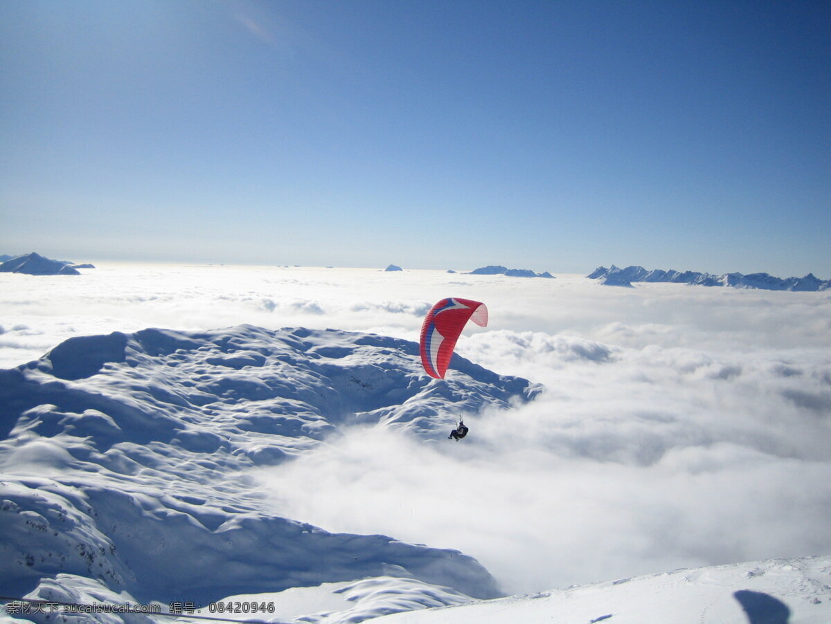雪山 上 滑翔伞 云雾 旅游摄影 高精度 风景摄影 主题 系列 摄影图库