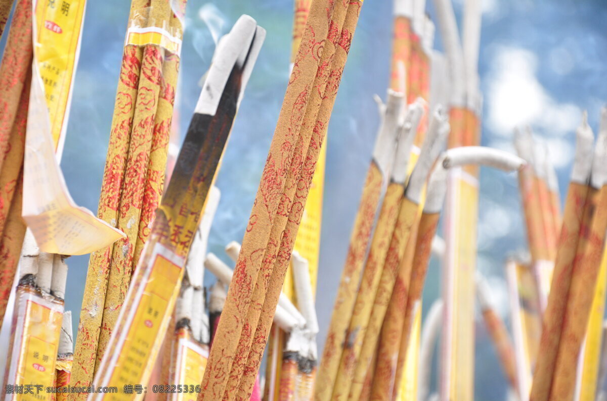 香火 鼎盛 佛教 天空 文化艺术 香 烟 宗教信仰 香火鼎盛 供奉 拜佛
