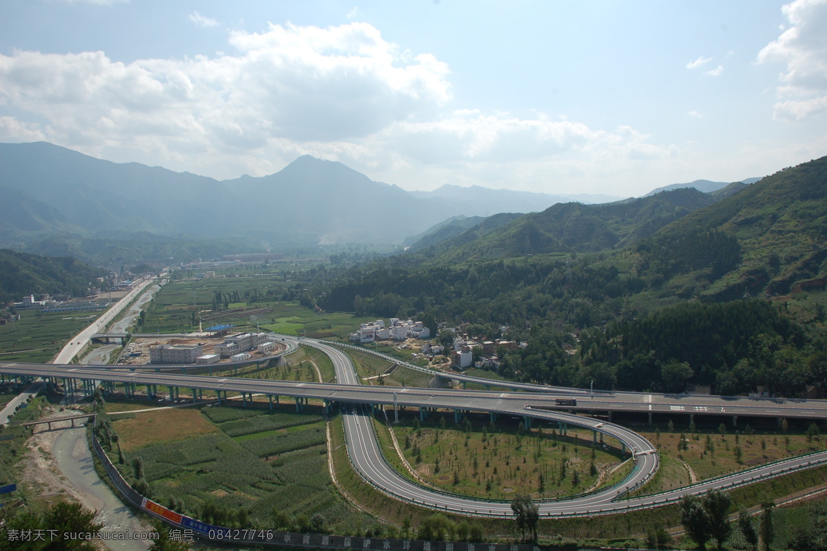 鸟瞰高速公路 公路 高速公路 道路 跑道 马路 蓝天 白云 山 建筑园林 建筑摄影 自然景观 建筑景观