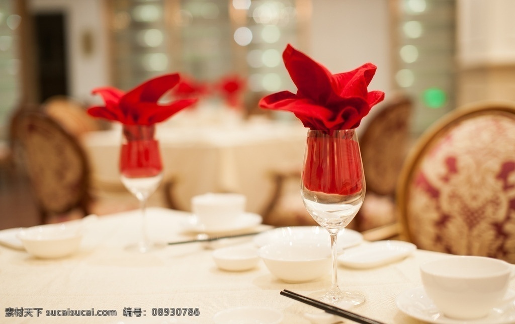 宴会 花 红色 餐桌 特写 桌花 宴席 餐厅 餐饮美食 餐具厨具