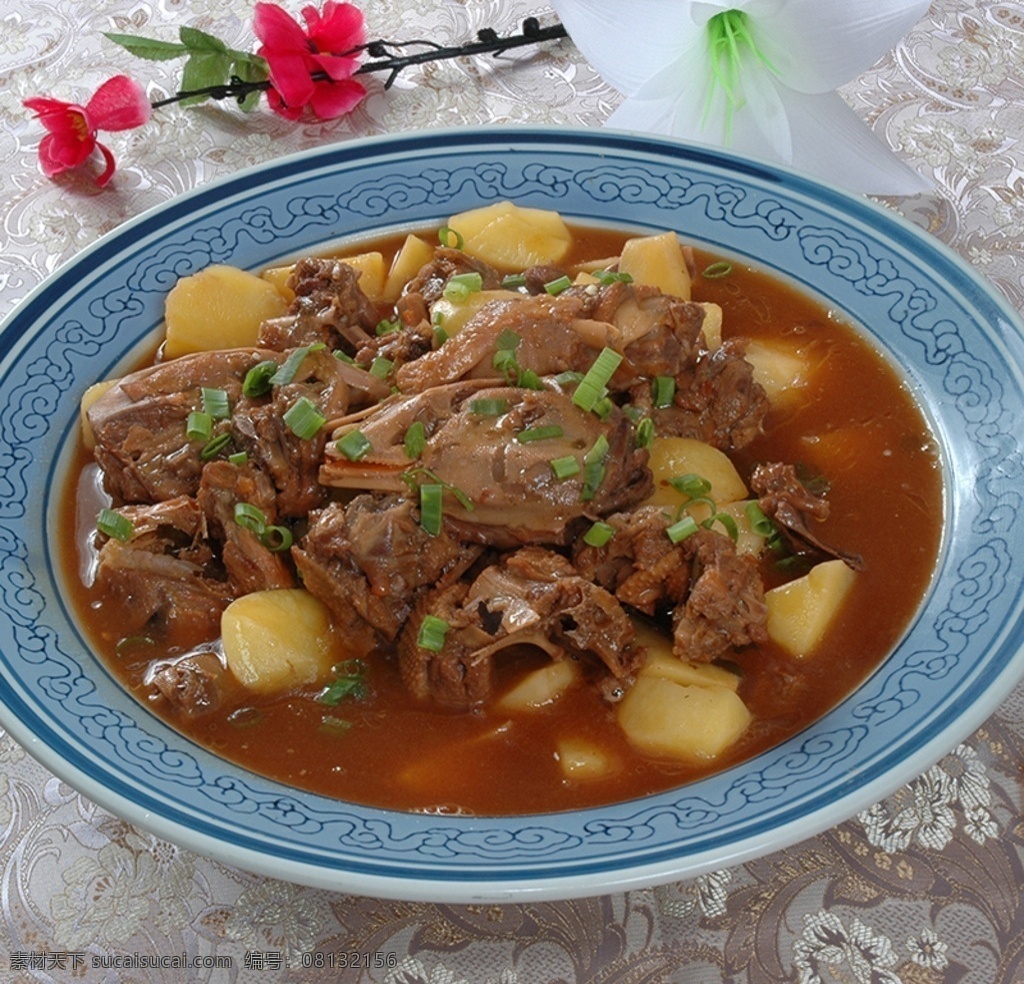笨鸡炖土豆 小鸡炖土豆 笨鸡 小鸡 家鸡 炖 土豆 马铃薯 中华美食 餐饮美食 传统美食 摄影图库