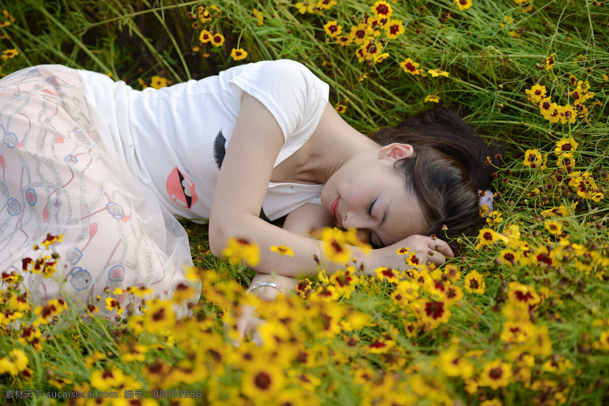 漫 花 境地 青春 美女 青春美女 漫花境地 气质美女 清纯美女 可爱美女 小清新 白色t恤 高清美女 女性女人 人物图库