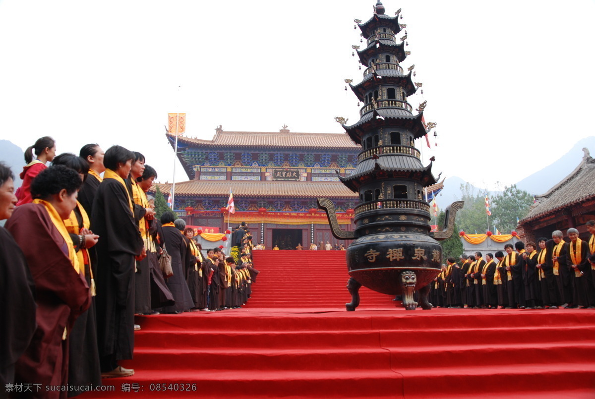 大雄宝殿 佛教 和尚 庙 寺庙 寺院 文化艺术 宗教信仰 开光 宝殿 祭祀 烧香