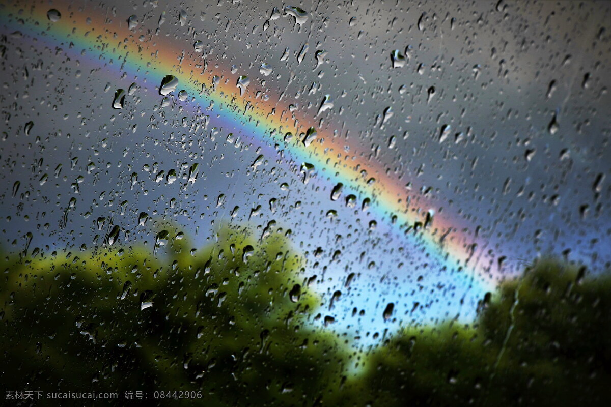 窗外雨后彩虹 彩虹图片 雨后彩虹 彩虹 玻璃窗 窗外 雨滴