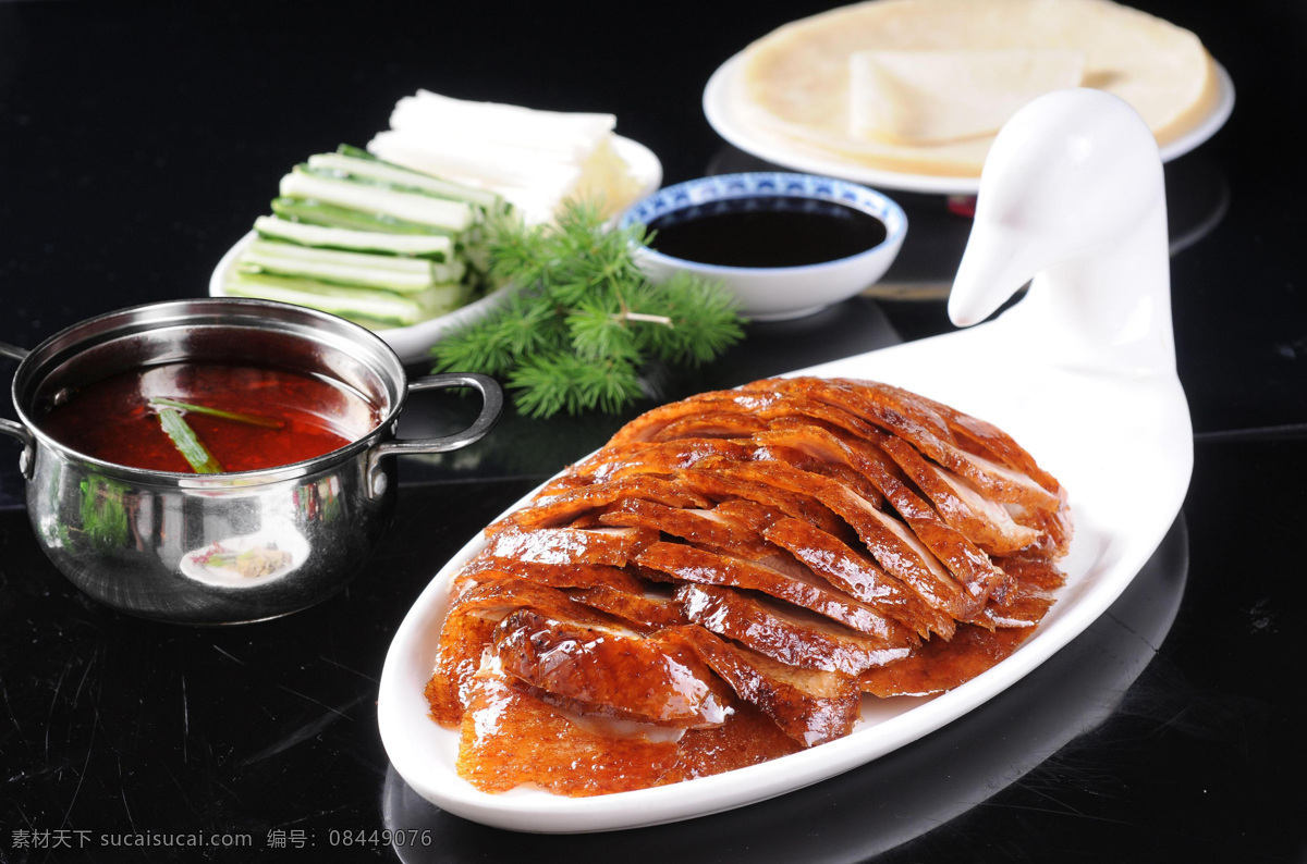北京烤鸭 脆皮烤鸭 焖炉烤鸭 果木烤鸭 北京果木烧鸭 餐饮美食 传统美食