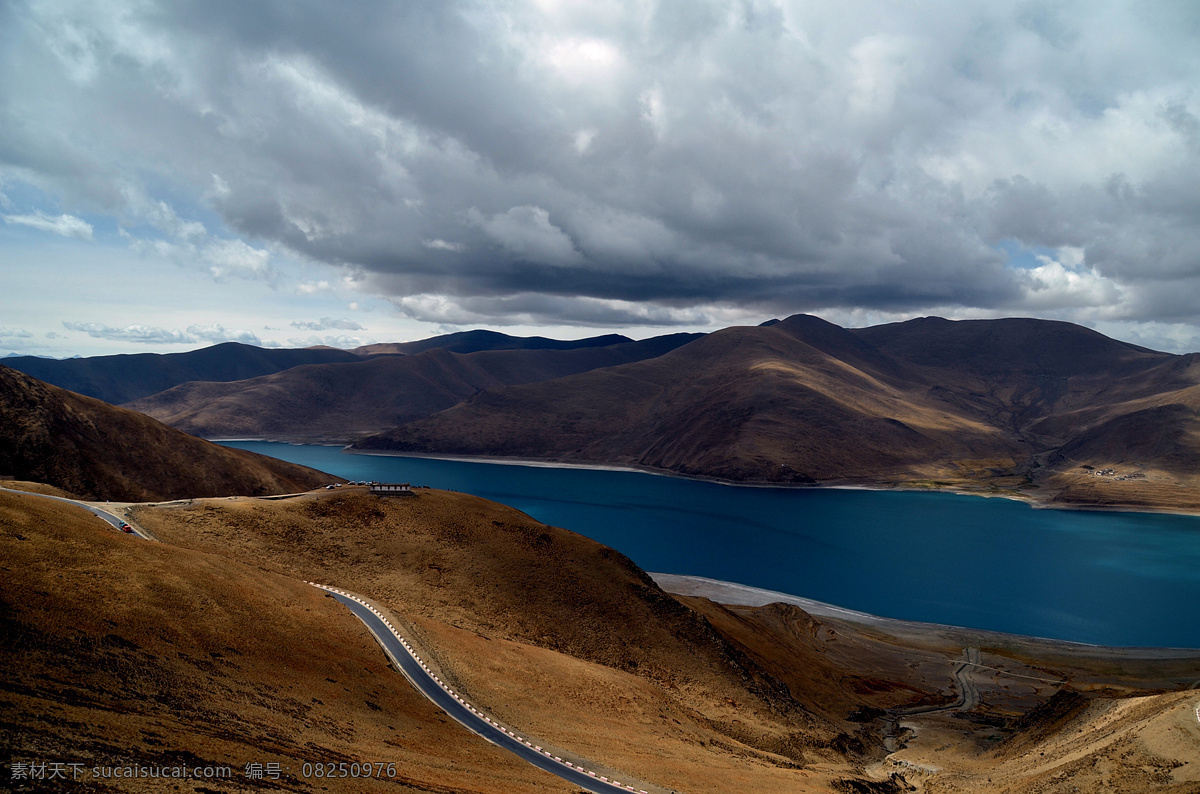 西藏羊湖风景